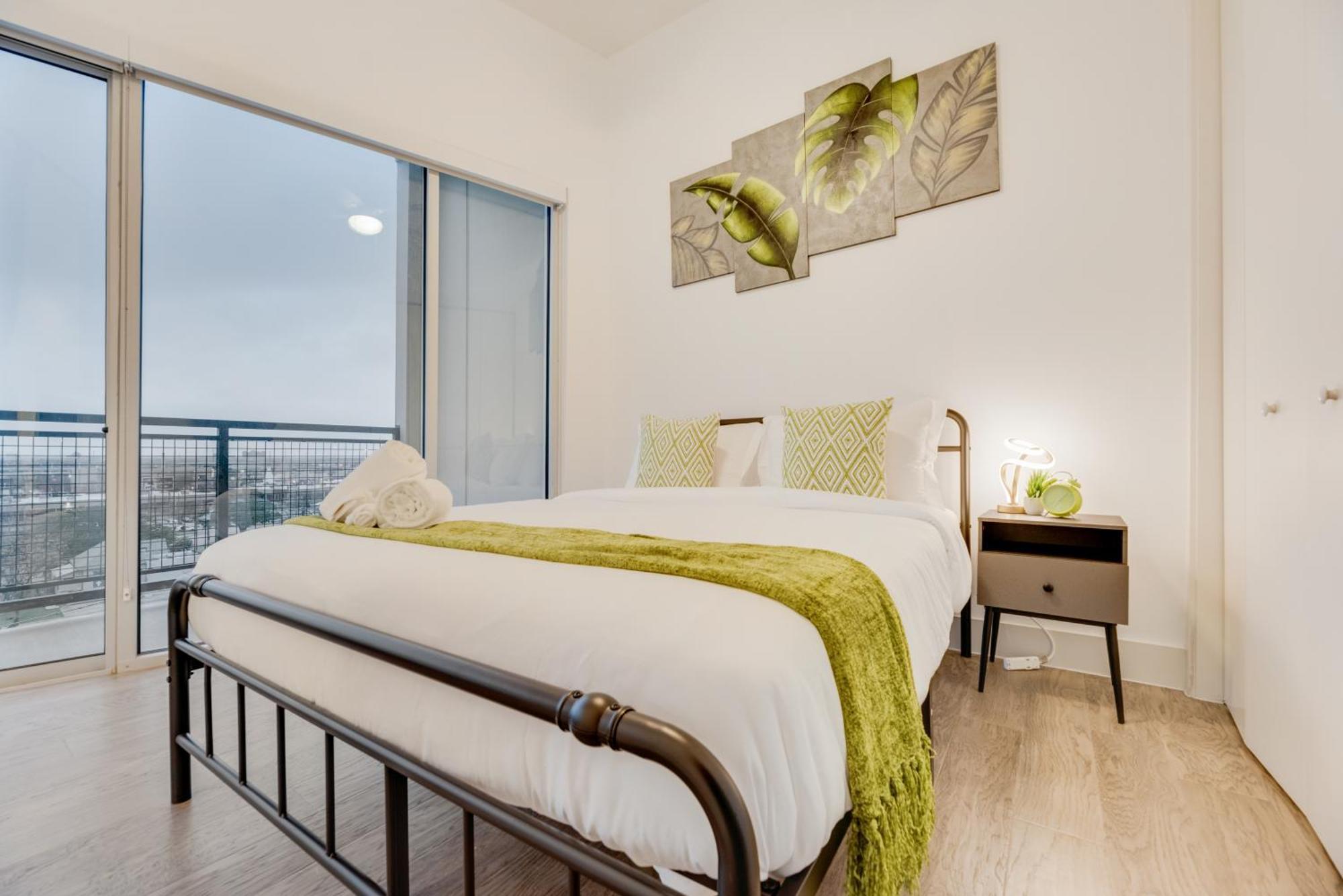 Snazzy Loft Style 2Br I Gym I Parking I Workspace 达拉斯 外观 照片